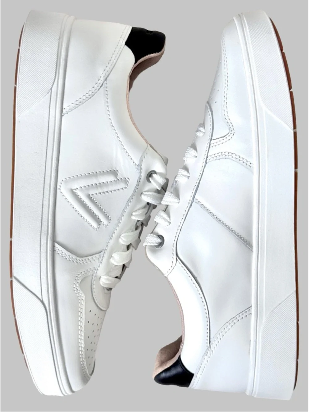 VIONIC Women’s WHITE LEATHER Kimmie Court Sneaker,‎ SZ 9